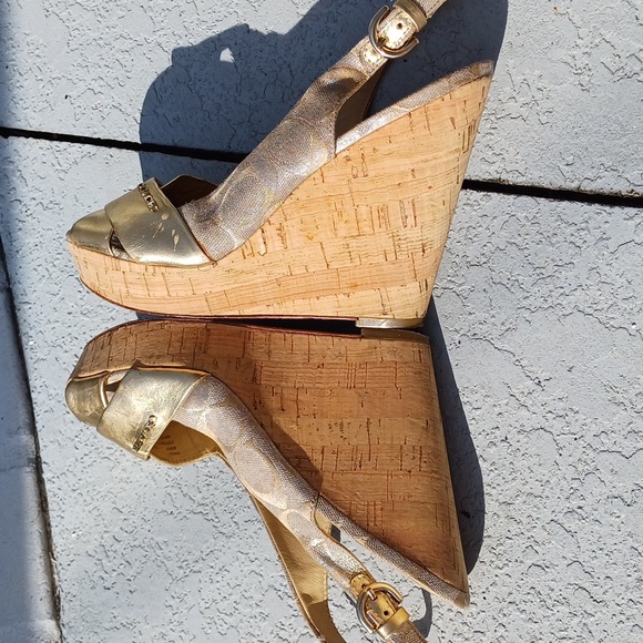 Coach Jessy Gold wedge monogram sandals 7.5 - Picture 9 of 11